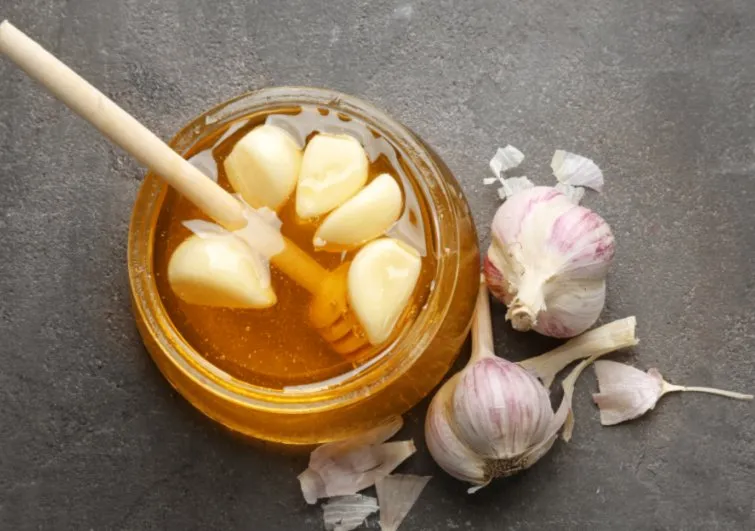Eating garlic and honey on an empty stomach