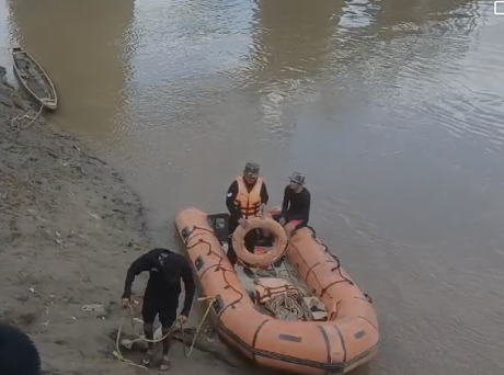 A man's burial at Nazira, atop Nazira sub-division, fell into dikhow