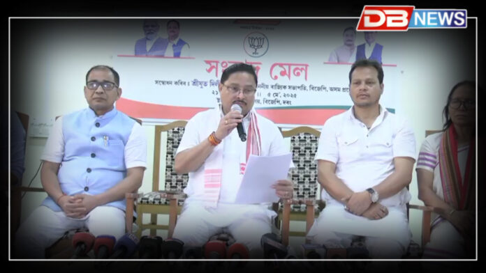 মঙলদৈত সংবাদমেলত দিলীপ শইকীয়া: “পঞ্চায়ত নিৰ্বাচন গণতন্ত্ৰৰ উৎসৱ”