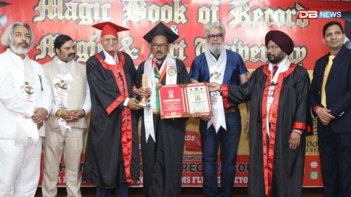 বিশিষ্ট কণ্ঠশিল্পী ৰজনী স্বৰ্গীয়াৰীক নতুন দিল্লীৰ মেজিক এণ্ড আৰ্ট বিশ্ববিদ্যালয়ৰ ডক্টৰেট ডিগ্ৰী প্ৰদান