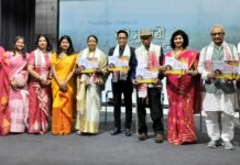 কণ্ঠশিল্পী জবা চক্ৰৱৰ্তীৰ নতুন গোৱালপৰীয়া ভিডিঅ’ এলবাম “মই সুন্দৰী বান্ধন জানং না” উন্মোচন কণ্ঠশিল্পী জবা চক্ৰৱৰ্তীৰ নতুন গোৱালপৰীয়া ভিডিঅ’ এলবাম “মই সুন্দৰী বান্ধন জানং না” উন্মোচন