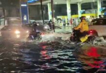 কৃত্ৰিম বানত বুৰিল গুৱাহাটীঃ জিলা আয়ুক্তৰ জৰুৰী নিৰ্দেশনাত সোমবাৰে সকলো শিক্ষানুষ্ঠান বন্ধ কৃত্ৰিম বানত বুৰিল গুৱাহাটীঃ জিলা আয়ুক্তৰ জৰুৰী নিৰ্দেশনাত সোমবাৰে সকলো শিক্ষানুষ্ঠান বন্ধ