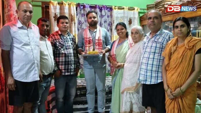 পশ্চিম কাৰ্বি আংলঙৰ হাৱাইপুৰ জিৰিবাছা নেপালী গাঁৱলৈ গৌৰৱ কঢ়িয়াই আনিলে ডাঃ দিগন্ত গৌতমে