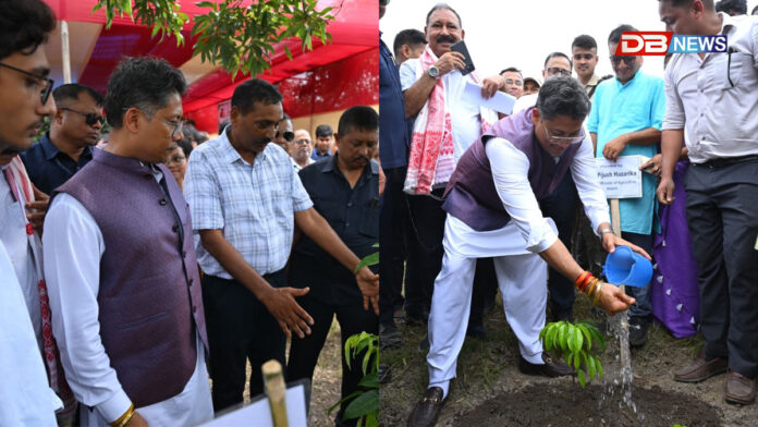 তেজপুৰৰ লিচু বাগান পৰিদৰ্শন কৰি কৃষকসকলৰ সৈতে মত-বিনিময় কৃষিমন্ত্ৰী পীয়ূষ হাজৰিকাৰ