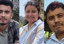 নাজিৰা-লাকুৱাৰ অভয়াপুৰীয়াত একেটা পৰিয়ালৰ ৪ জন বানত উটি গ’লঃ ৩ জনৰ মৃতদেহ উদ্ধাৰ মাতৃ এতিয়াও সন্ধানহীন নাজিৰা-লাকুৱাৰ অভয়াপুৰীয়াত বানৰ কৰাল গ্ৰাসঃ একেটা পৰিয়ালৰ ৪ জন বানত উটি গ'ল