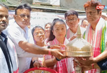 দৰং গৰিয়া-মৰিয়া-দেশী জাতীয় পৰিষদৰ পদক্ষেপঃ জুবিন গাৰ্গক মৰণোত্তভাৱে ছহিদ মোজাম্মিল স্মাৰক মাতৃভাষা বঁটা আৰু জাতীয় কন্ঠ উপাধি প্ৰদান জুবিন গাৰ্গক মৰণোত্তভাৱে ছহিদ মোজাম্মিল স্মাৰক মাতৃভাষা বঁটা আৰু জাতীয় কন্ঠ উপাধি প্ৰদান