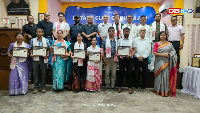 দুলীয়াজান ৰোটাৰী ক্লাৱৰ উদ্যোগত সাতগৰাকী বিশিষ্ট শিক্ষকক ৰোটাৰী জ্ঞানজ্যোতি বঁটা-২০২৬ প্ৰদান