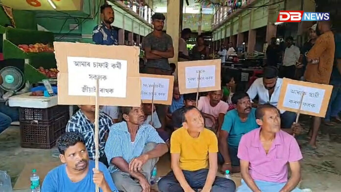 নাজিৰাত পৌৰ চাফাই কৰ্মীৰ অনিৰ্দিষ্টকাললৈ কৰ্ম বিৰতি