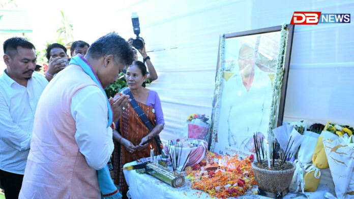 ড° তুলিৰাম ৰংহাঙৰ প্ৰয়াত পিতৃ জয়চিং ৰংহাঙৰ আদ্য শ্ৰাদ্ধত অসম চৰকাৰৰ কেবিনেট মন্ত্ৰী পীয়ূষ হাজৰিকা উপস্থিত