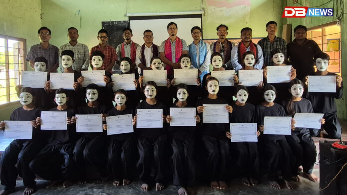 ৰাইমনা ৰাষ্ট্ৰীয় উদ্যানত ‘দ্য মিডৱে জাৰ্নি’ৰ উদ্যোগত মূকাভিনয় কৰ্মশালাৰ সফল সামৰণি