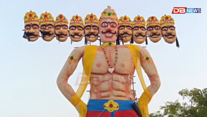 উত্তৰ গুৱাহাটীৰ মধ্যমখণ্ড সাৰ্বজনীন দুৰ্গা পূজা সমিতিয়ে দাহণ কৰিব দৈত্যাকায় ৰাৱনৰ প্ৰতিমূৰ্তি