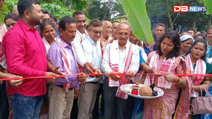 বৰতলাত মহিলা নেতৃত্বাধীন দৈনিক বজাৰৰ আধাৰশিলা স্থাপনঃ বৰক্ষেত্ৰীৰ বিধায়ক নাৰায়ণ ডেকাৰ শুভাৰম্ভ, তিনি বিঘা মাটিত হ'ব নিৰ্মাণ
