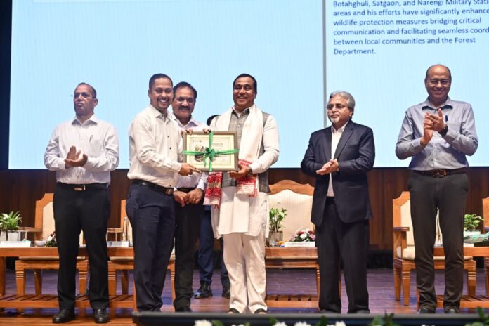 মানুহ-বন্যপ্ৰাণী সংঘাত ব্যৱস্থাপনাৰ বাবে ভাস্কৰ জ্যোতি দাসলৈ বিশেষ সন্মান